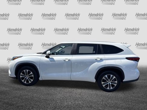 Used 2023 Toyota Highlander XLE FWD image 7