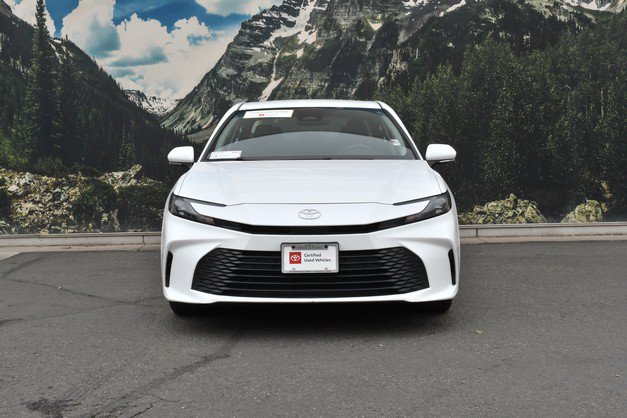 Used 2025 Toyota Camry LE AWD/4WD image 5