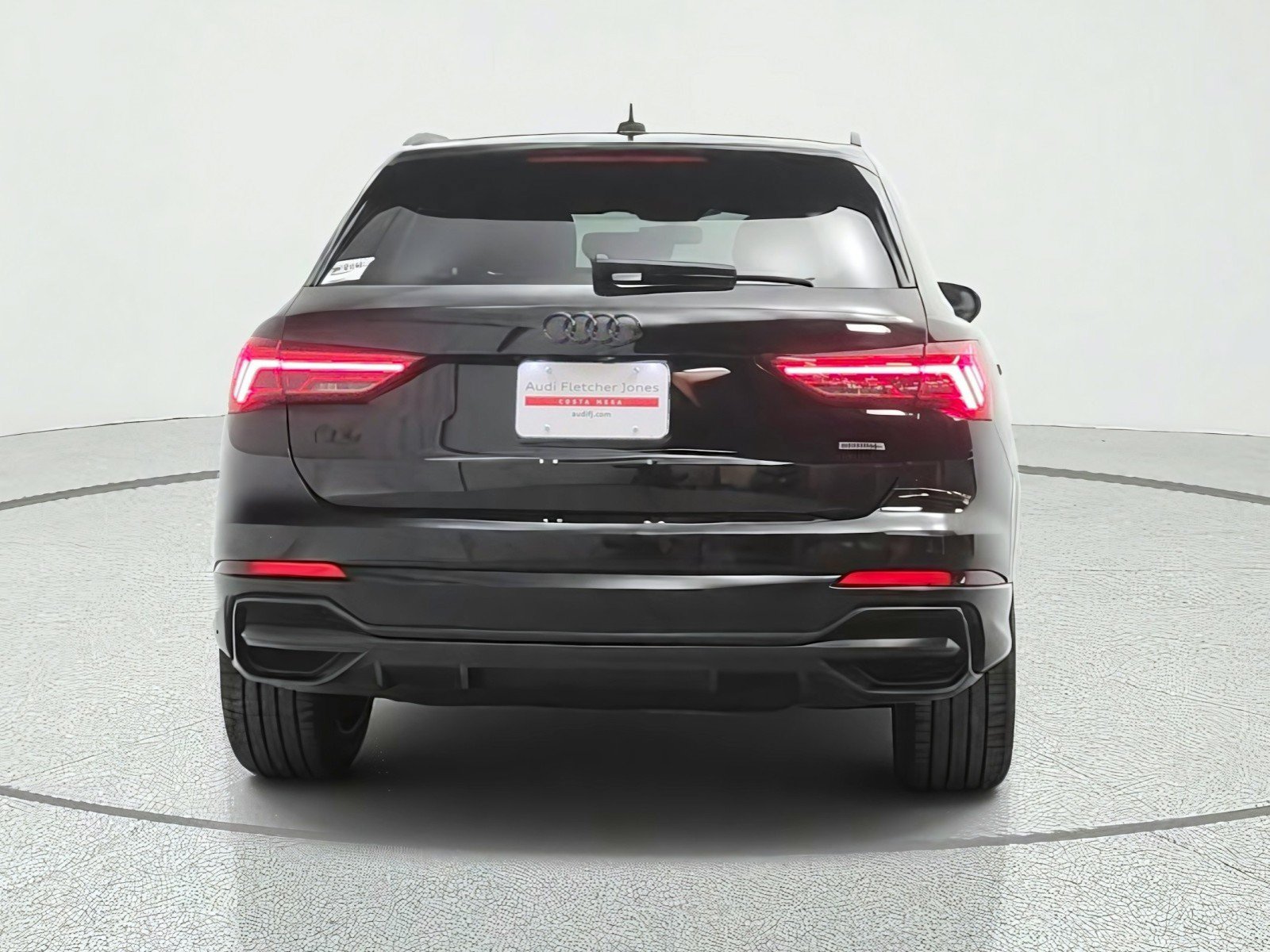 Used 2022 Audi Q3 2.0T Premium w/ Black Optic Sport Package AWD/4WD image 6