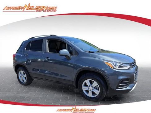 Used 2022 Chevrolet Trax LT w/ LT Convenience Package AWD/4WD image 1