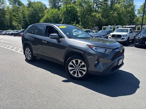 Used 2021 Toyota RAV4 XLE Premium AWD/4WD image 7