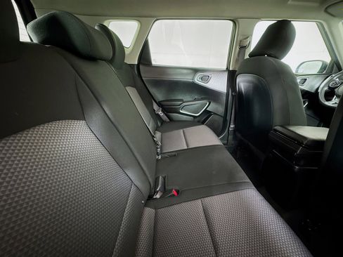 Used 2021 Kia Soul LX image 25