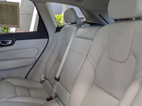 Used 2020 Volvo XC60 T5 Inscription w/ Protection Package Premier FWD image 24