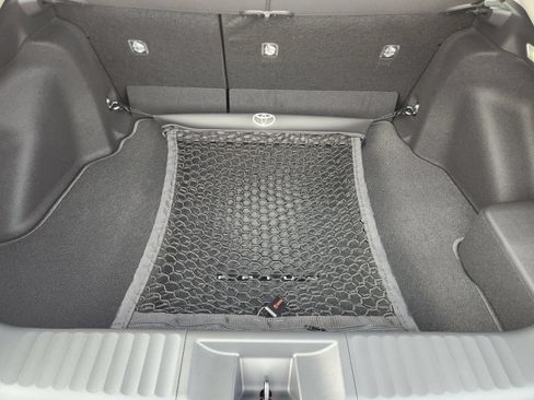 New 2027 Toyota Prius LE FWD image 27