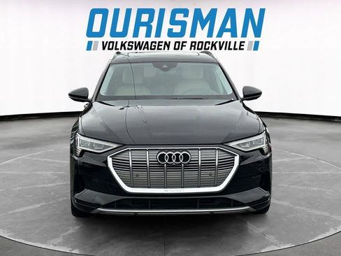 Used 2019 Audi e-tron Premium Plus image 8