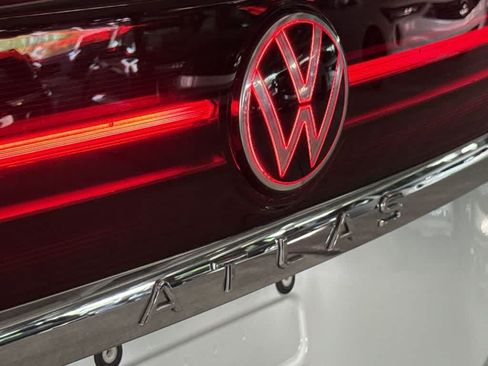 Certified 2024 Volkswagen Atlas SE FWD image 10