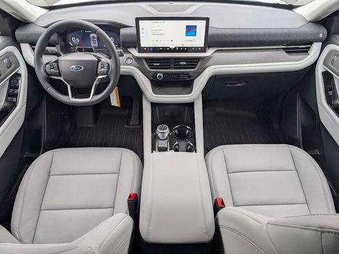 New 2026 Ford Explorer Platinum w/ LUX Leather Package AWD/4WD image 18