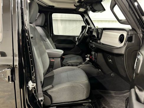 Used 2025 Jeep Wrangler Unlimited Sport AWD/4WD image 22