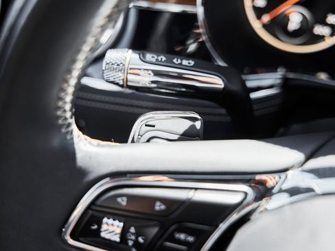 Used 2024 Bentley Flying Spur V8 AWD/4WD image 61