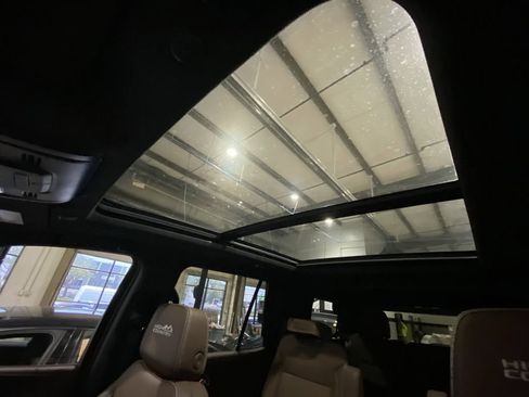 Used 2023 Chevrolet Tahoe High Country RWD image 21