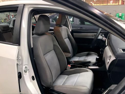 Used 2018 Toyota Corolla LE FWD image 9