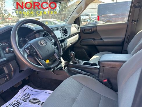 Used 2018 Toyota Tacoma SR image 16