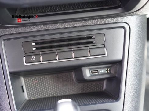 Used 2017 Volkswagen Tiguan Limited w/ Premium Package image 25