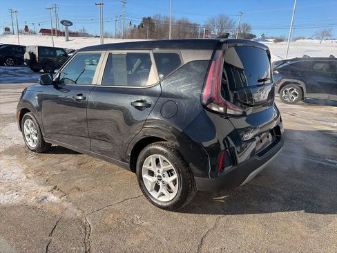 Used 2023 Kia Soul LX w/ LX Technology Package image 5