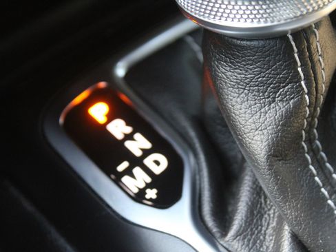 Used 2023 Jeep Wrangler Unlimited Sahara w/ LED Lighting Group AWD/4WD image 33