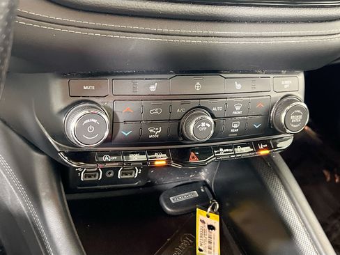Used 2022 Dodge Durango GT AWD/4WD image 15