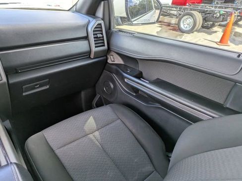 Used 2020 Ford Expedition XLT image 18