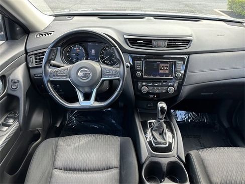 Used 2020 Nissan Rogue SV image 13