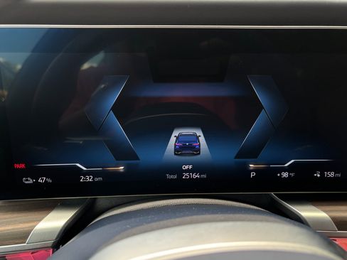 Used 2023 BMW i7 xDrive60 AWD/4WD image 49