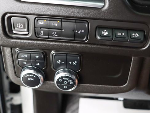 Used 2021 GMC Yukon AT4 w/ Technology Package AWD/4WD image 23