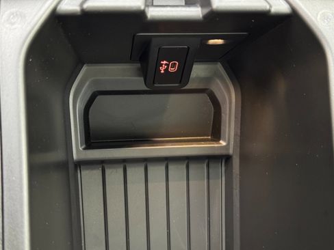 Used 2021 BMW X3 xDrive30e w/ Executive Package image 34