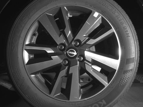 Used 2025 Nissan Versa SV FWD image 14