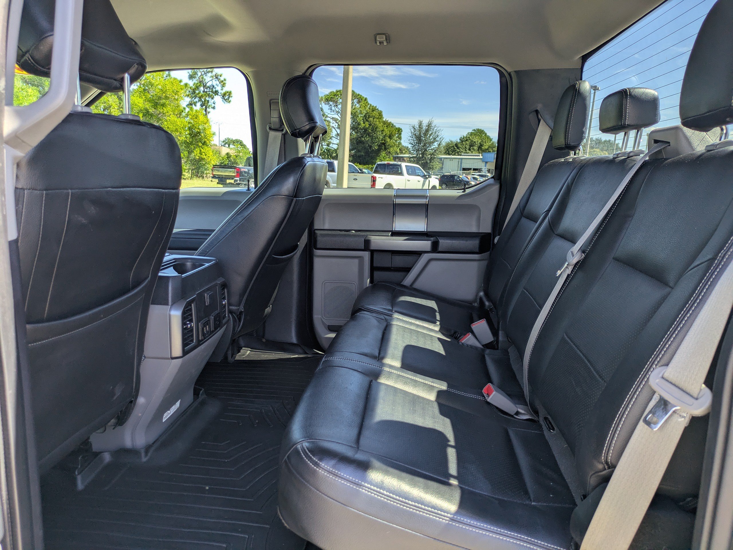 Used 2019 Ford F250 XLT w/ XLT Premium Package AWD/4WD image 13