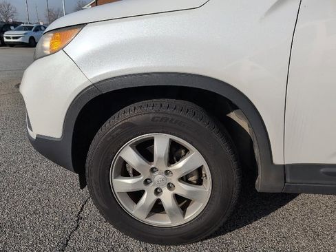 Used 2011 Kia Sorento LX image 11