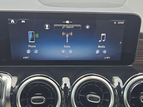 Used 2026 Mercedes-Benz GLB 250 image 16