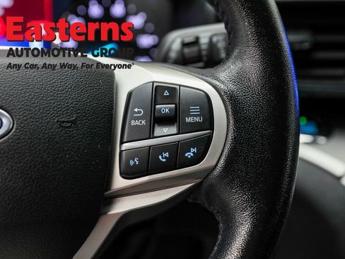 Used 2021 Ford Explorer XLT image 16