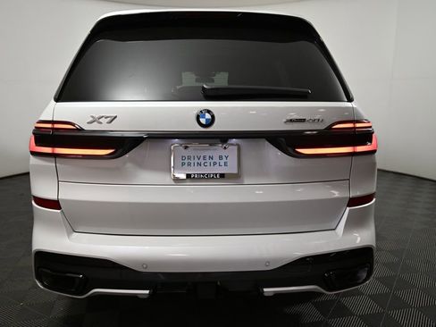 New 2026 BMW X7 xDrive40i w/ M Sport Package AWD/4WD image 7