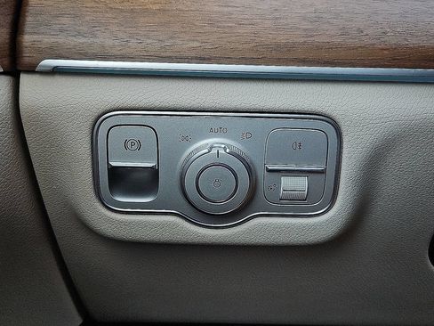 Certified 2025 Mercedes-Benz GLE 350 4MATIC image 22