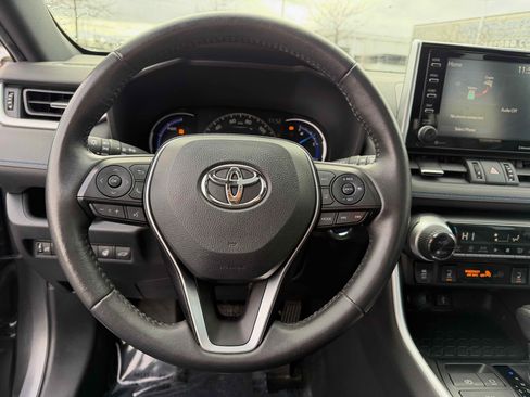 Used 2020 Toyota RAV4 XSE image 18
