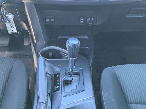 Used 2017 Toyota RAV4 LE FWD image 20