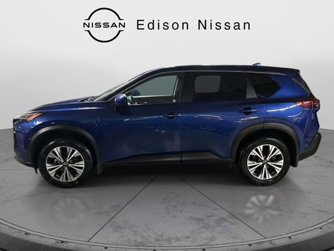 Used 2023 Nissan Rogue SV image 4
