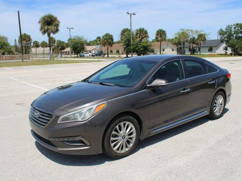Used 2015 Hyundai Sonata Limited w/ Cargo Package FWD image 4
