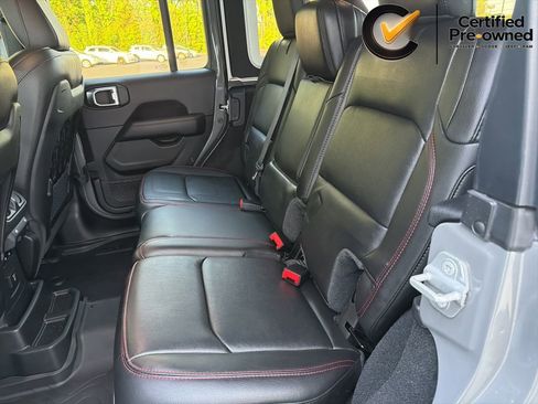 Used 2022 Jeep Wrangler Unlimited Rubicon w/ LED Lighting Group AWD/4WD image 47