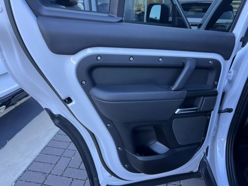 Certified 2023 Land Rover Defender 110 V8 image 29