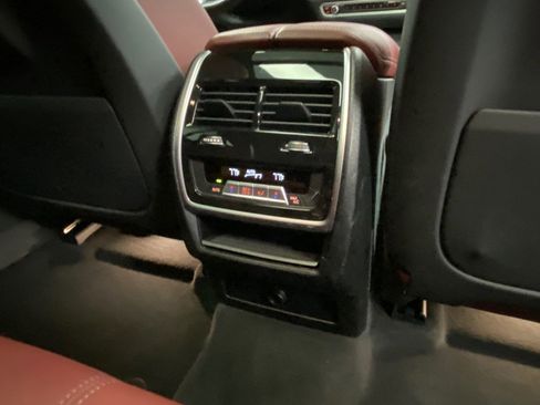 Used 2022 BMW X6 xDrive40i w/ M Sport Package image 40