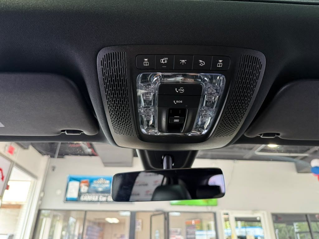 Used 2023 Mercedes-Benz GLA 250 4MATIC w/ Premium Package image 17