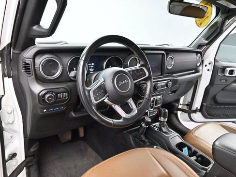 Used 2022 Jeep Wrangler Unlimited Sahara AWD/4WD image 14