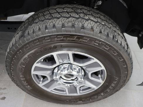 Used 2023 Ford F350 Lariat AWD/4WD image 3