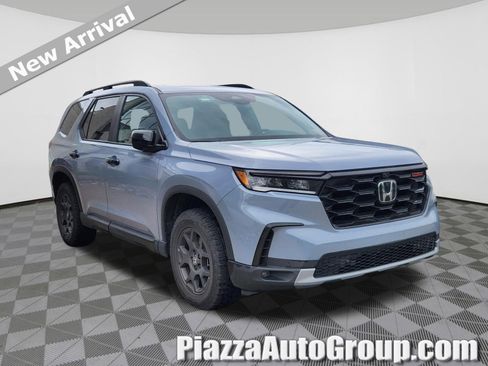 Used 2023 Honda Pilot TrailSport image 1