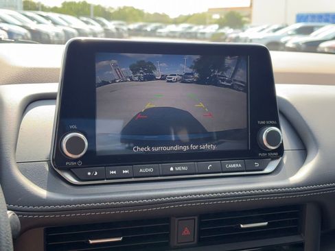 Used 2023 Nissan Rogue SV FWD image 18