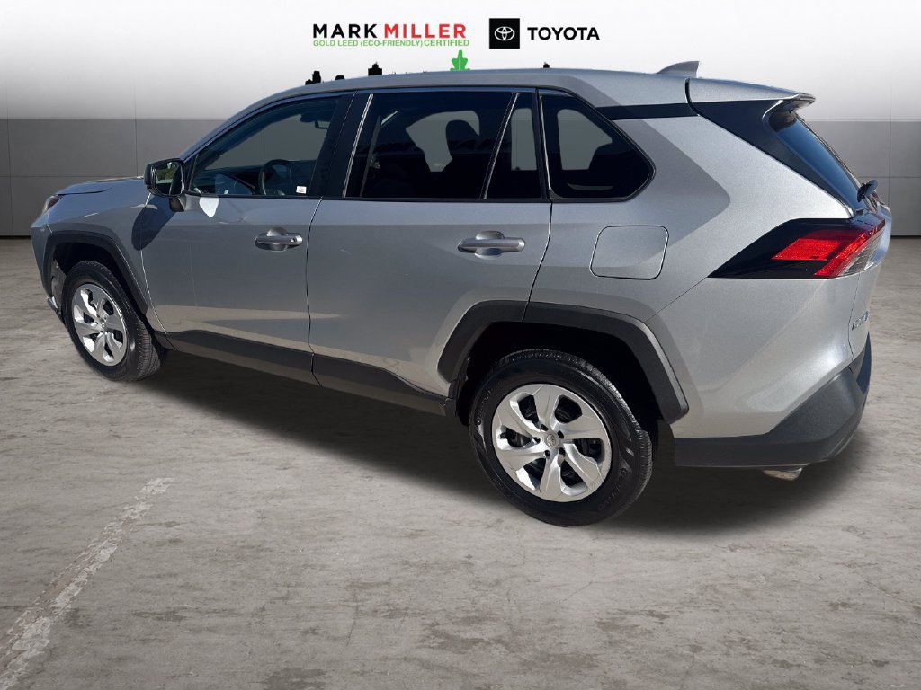 Used 2025 Toyota RAV4 LE AWD/4WD image 3