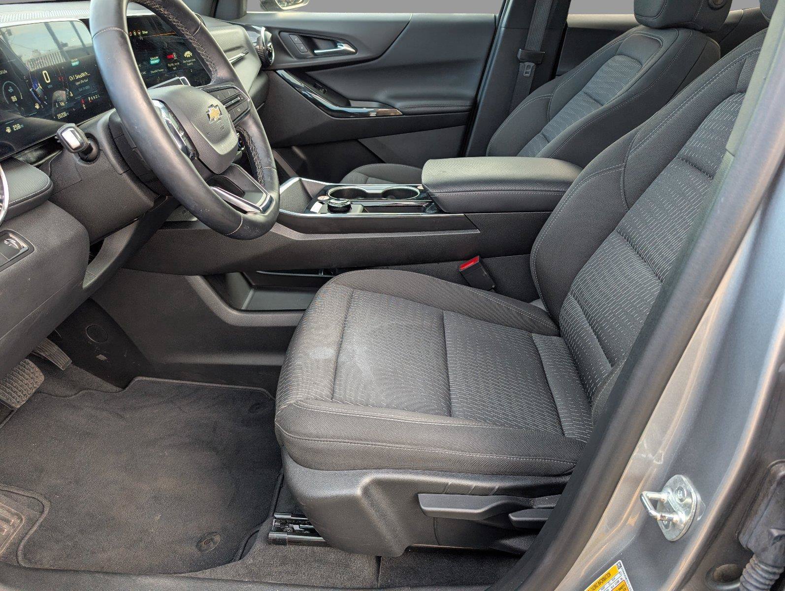 Used 2026 Chevrolet Equinox LT FWD image 13