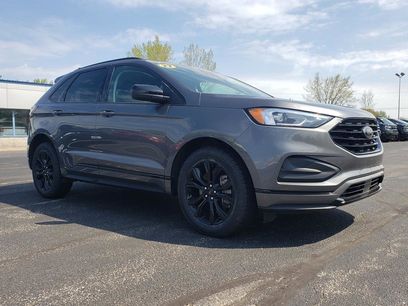 Used 2022 Ford Edge SE w/ Black Appearance Package