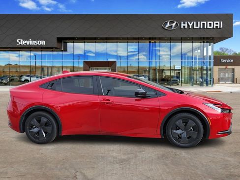 Used 2024 Toyota Prius Limited image 4