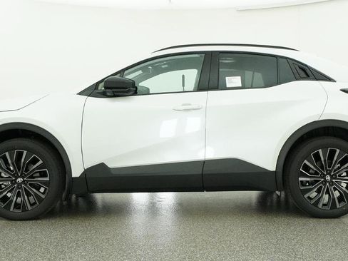 New 2026 Toyota C-HR AWD/4WD image 31