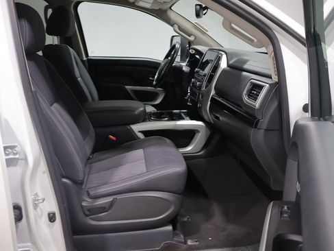 Used 2020 Nissan Titan SV w/ SV Convenience Package AWD/4WD image 21